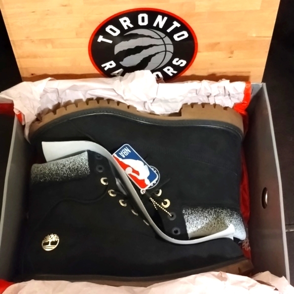 Brand New..Men's exotic Toronto raptors NBA, timberlands size 11 - Picture 3 of 15